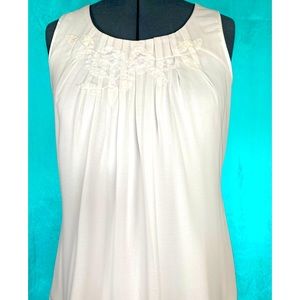 Coldwater Creek sleeveless top w/ sewn leaves10-12